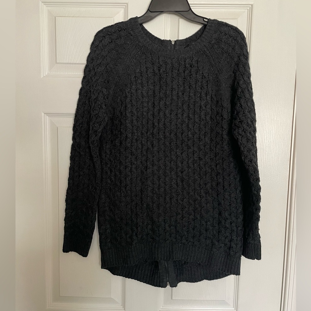 Dex 1963 size small Dark Grey Cable Knit Women's Sweater w Zipper down on back